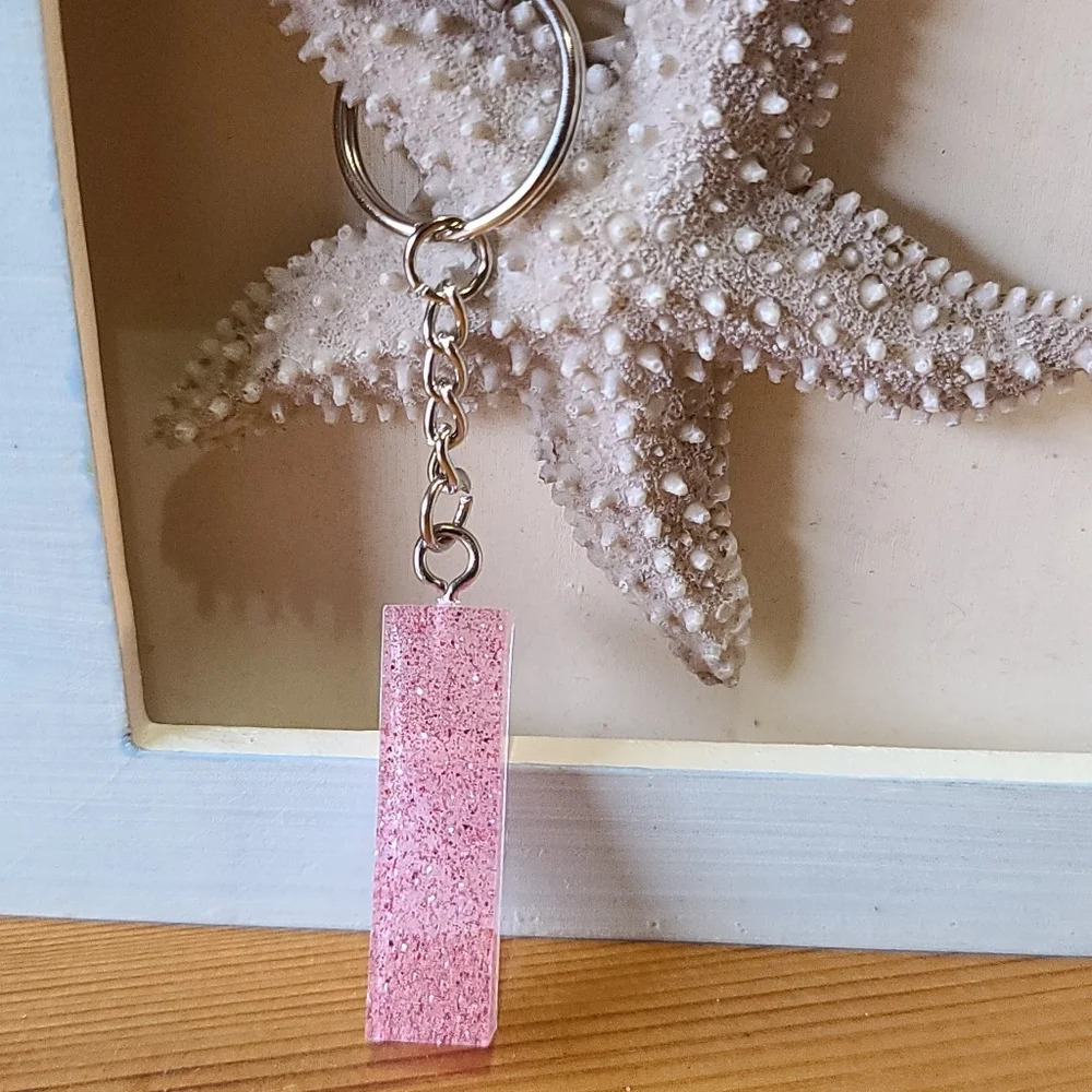I resin leychain